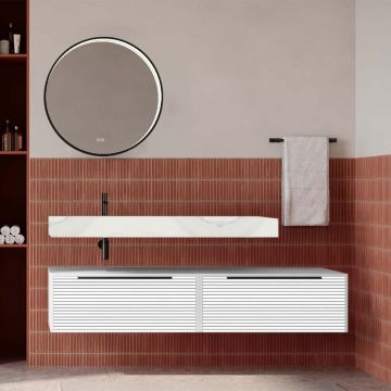 Set mobilier baie suspendat alb mat cu lavoar imitație marmura alba și oglindă, cu riflaje Dogato, 160 cm, SaviniDue Iconica