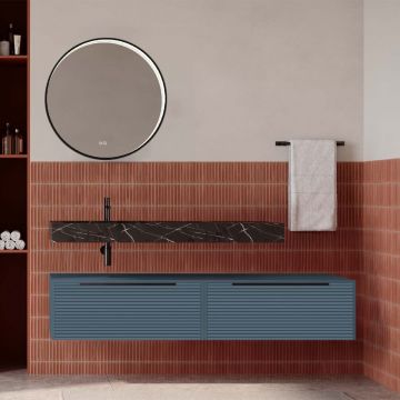 Set mobilier baie suspendat albastru mat cu lavoar imitație marmura neagra și oglindă, cu riflaje Dogato, 160 cm, SaviniDue Iconica