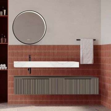 Set mobilier baie suspendat gri cenusiu mat cu lavoar imitație marmura alba și oglindă, cu riflaje Plissetatto, 160 cm, SaviniDue Iconica