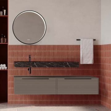Set mobilier baie suspendat gri cenusiu mat cu lavoar imitație marmura neagra și oglindă, cu riflaje Dogato, 160 cm, SaviniDue Iconica