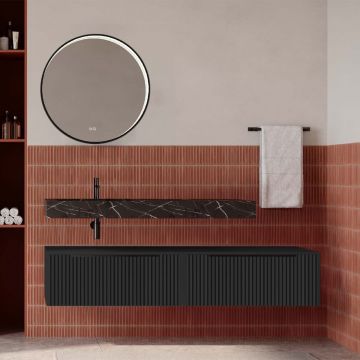 Set mobilier baie suspendat negru mat cu lavoar imitație marmura neagra și oglindă, cu riflaje cannetatto, 160 cm, SaviniDue Iconica