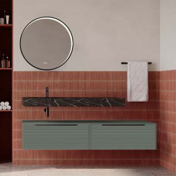Set mobilier baie suspendat verde salvie mat cu lavoar imitație marmura neagra și oglindă, cu riflaje Dogato, 160 cm, SaviniDue Iconica