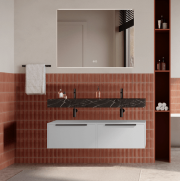 Set mobilier baie suspendat alb mat, lavoar negru si oglinda, manere negre, 120 cm, SaviniDue Iconica