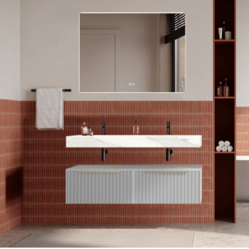 Set mobilier baie suspendat alb mat, riflaje Cannetatto, lavoar alb si oglinda, manere aurii, 120 cm, SaviniDue Iconica