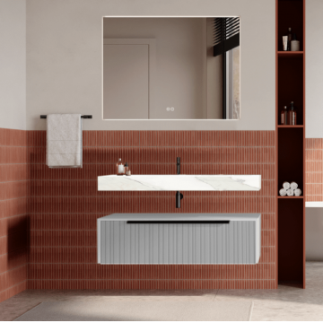 Set mobilier baie suspendat alb mat, riflaje Plissetatto, lavoar alb și oglinda, manere negre, 100 cm, SaviniDue Iconica