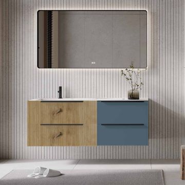 Set mobilier baie suspendat imitatie lemn deschis cu albastru mat, lavoar imitație marmura alba și oglindă, cu riflaje Plissetatto, 140 cm, SaviniDue Iconica