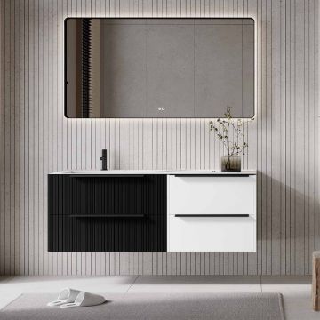 Set mobilier baie suspendat negru mat cu alb mat, lavoar imitație marmura alba și oglindă, cu riflaje Plissetatto, 140 cm, SaviniDue Iconica